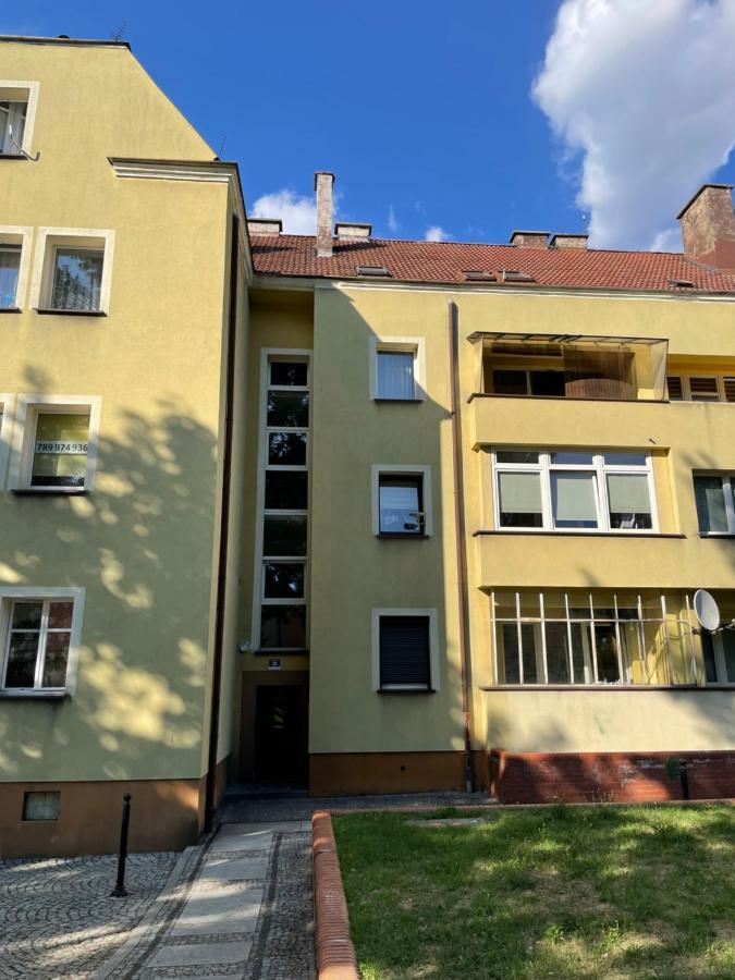 Small Apartament In Heart Of Boleslawiec City Zewnętrze zdjęcie